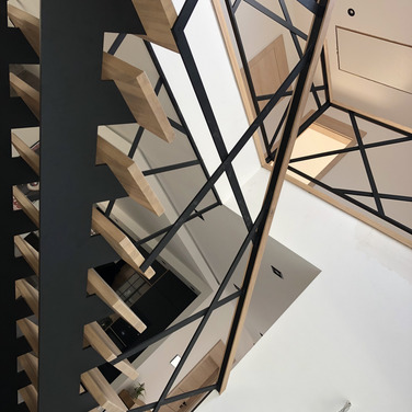 Schody drewniane na konstrukcji metalowej Leszno