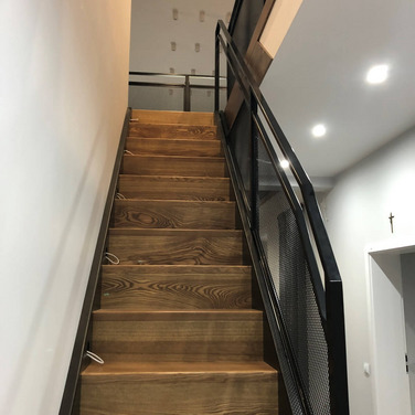 Nowoczesne schody drewniane Wroclaw