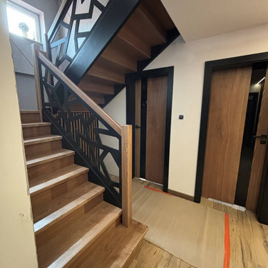 Schody z nowoczesna balustrada Smigiel